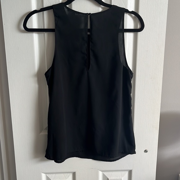 Sleeveless Blouse / Dynamite - Picture 3 of 8